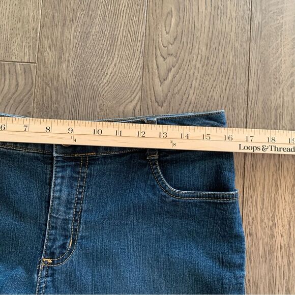 Croft & Barrow Shorts Women’s Sz 10 Blue Classic Fit Stretch High Rise 6” Inseam - Picture 10 of 13